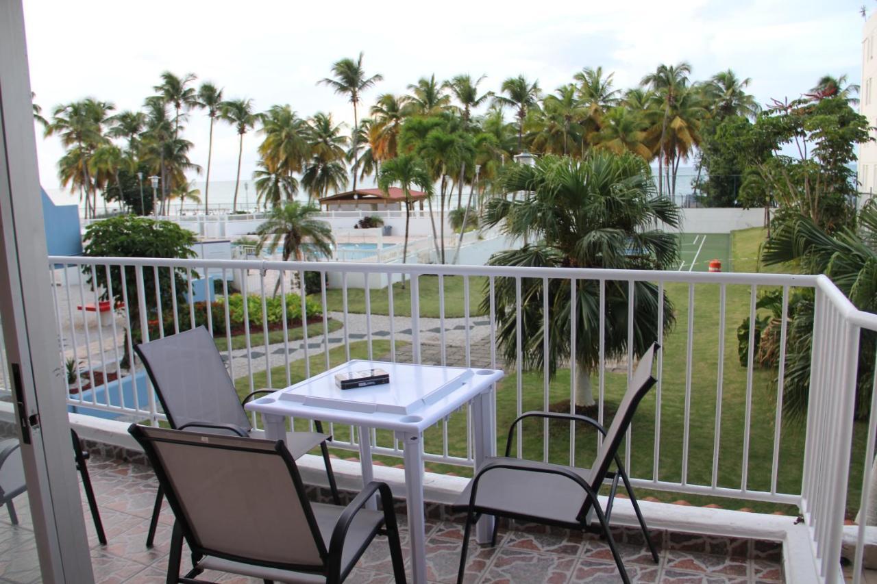 Hobie Oceanfront Apartment At Isla Verde San Juan Exterior photo