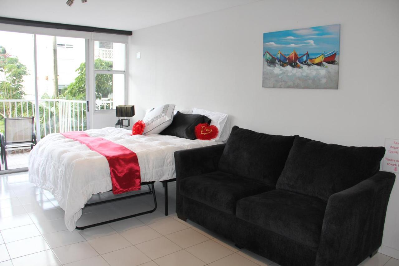 Hobie Oceanfront Apartment At Isla Verde San Juan Exterior photo