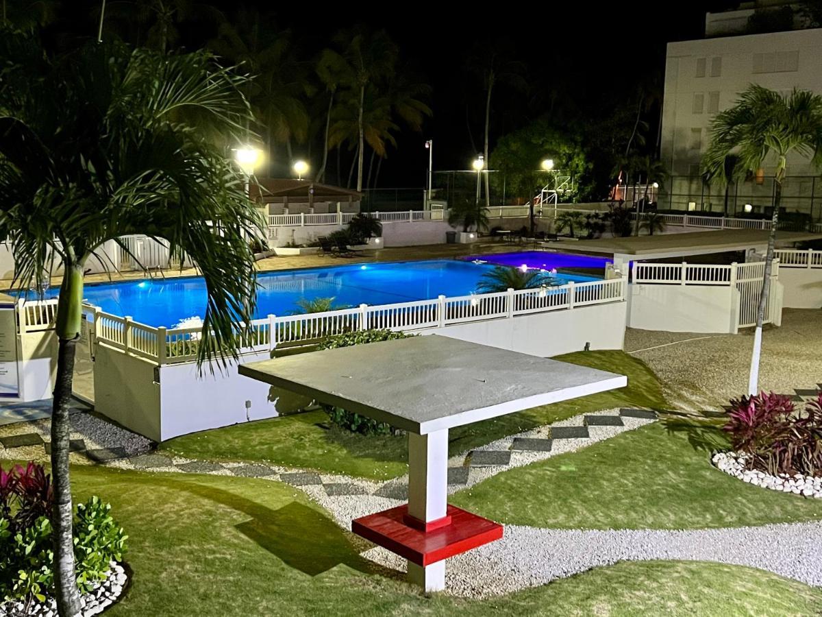 Hobie Oceanfront Apartment At Isla Verde San Juan Exterior photo