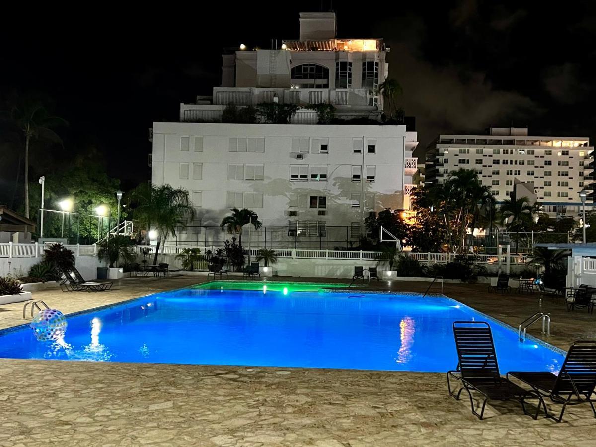 Hobie Oceanfront Apartment At Isla Verde San Juan Exterior photo