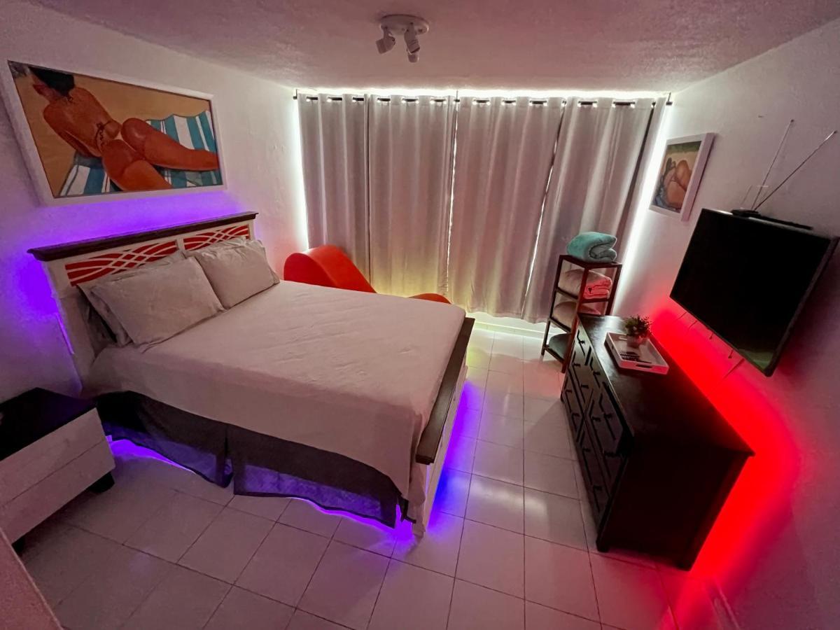 Hobie Oceanfront Apartment At Isla Verde San Juan Exterior photo