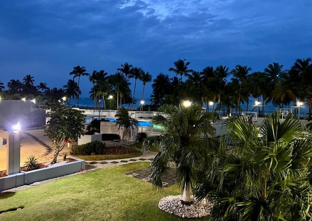 Hobie Oceanfront Apartment At Isla Verde San Juan Exterior photo