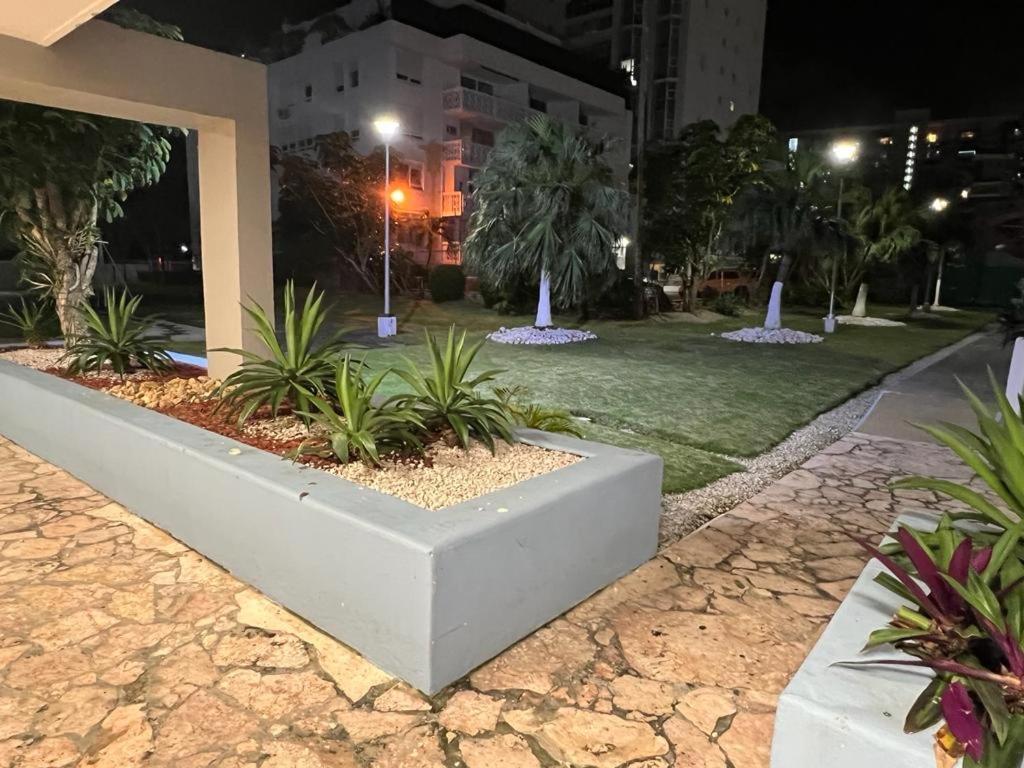 Hobie Oceanfront Apartment At Isla Verde San Juan Exterior photo
