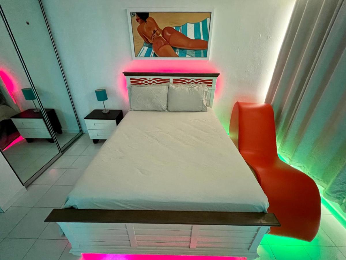 Hobie Oceanfront Apartment At Isla Verde San Juan Exterior photo